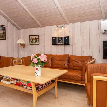 Family Retreat In - By Traum